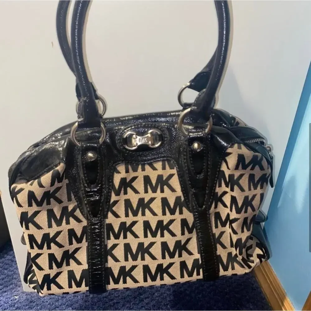Michael Kors Purse - Excellent Condition!